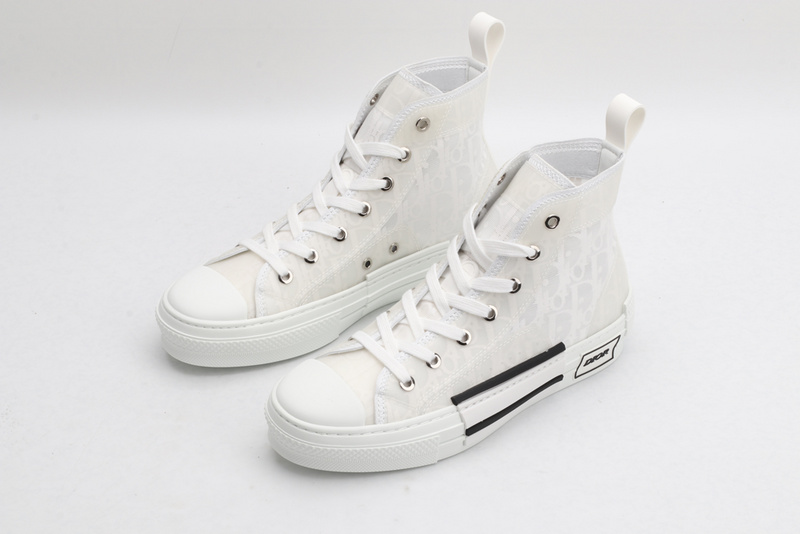 D*or high-top sneakers