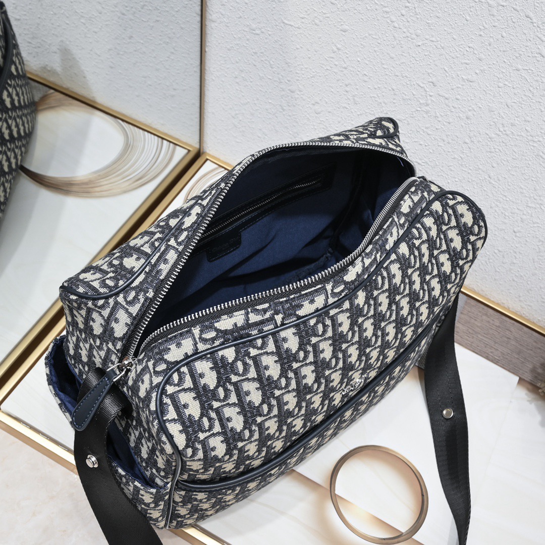 Diro Oblique Changing Bag-38 x 28 x 16CM
