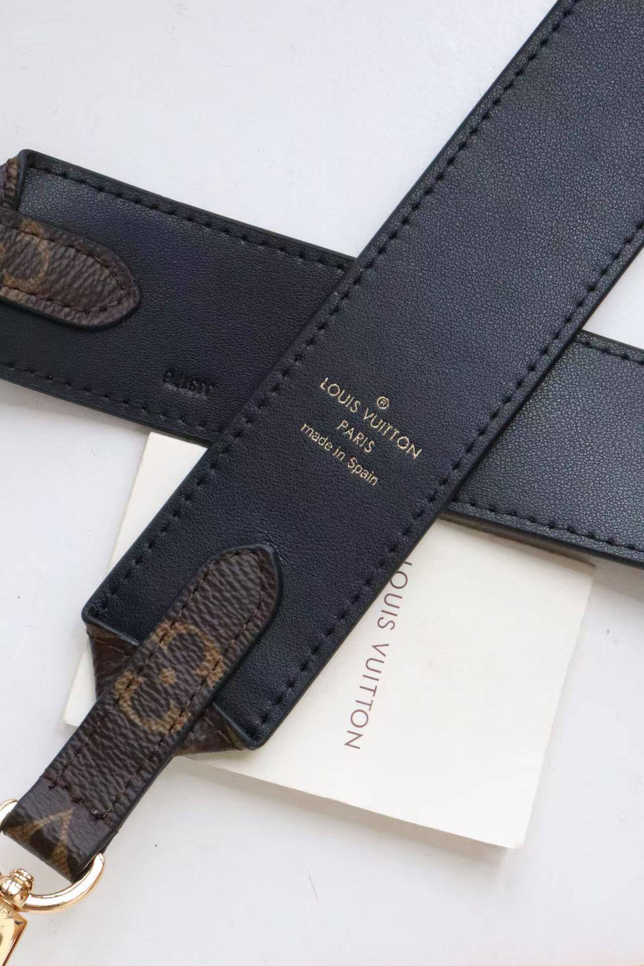 L0vis Vvtt0n Straps