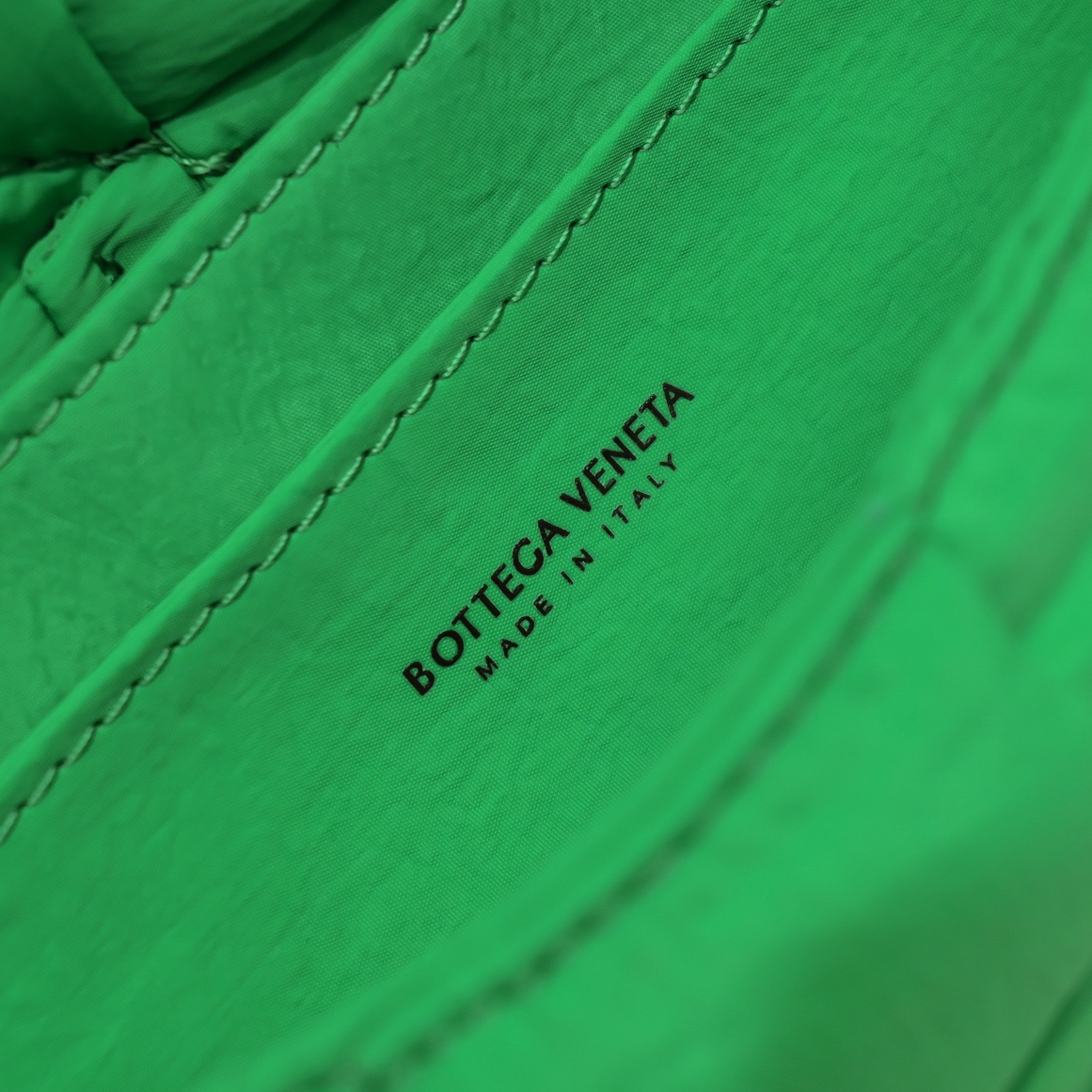 bo*te*ga Ve*ne*ta cassette bag-10x19x5cm