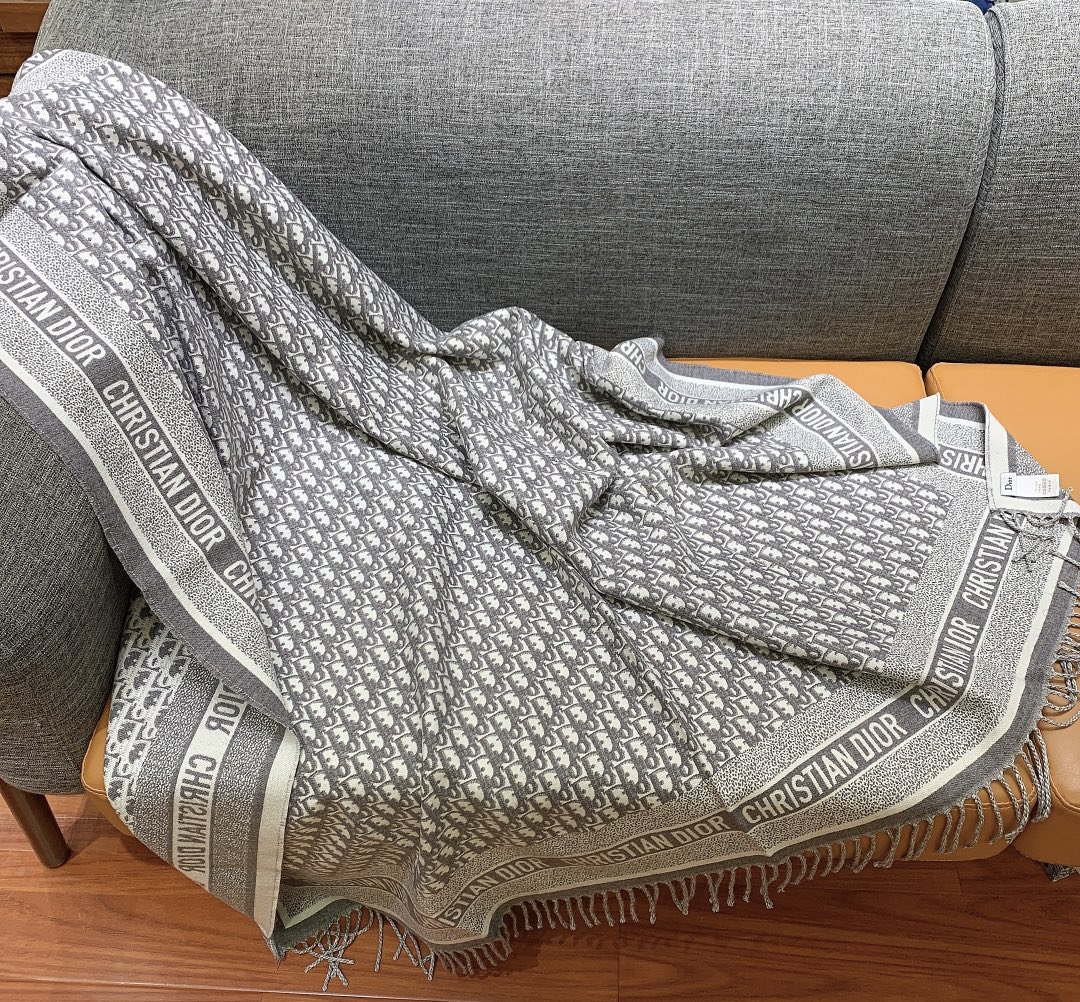 D*or printed shawl-140 x 140cm