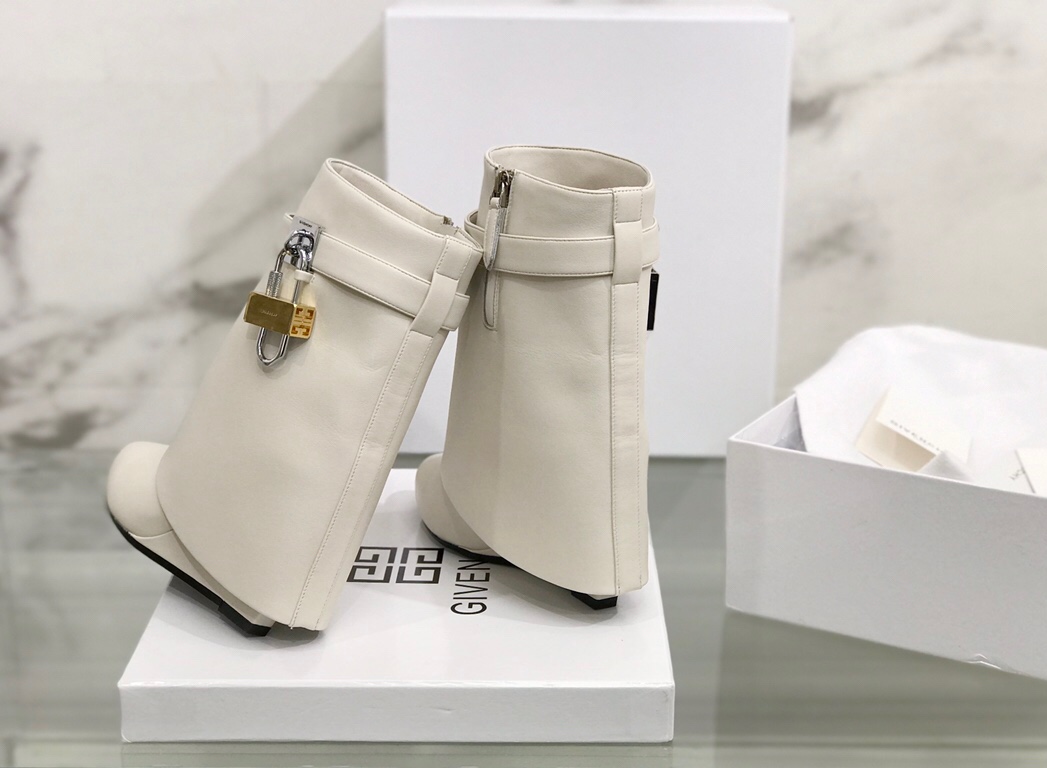 Givenchy Boots(EU35-42)