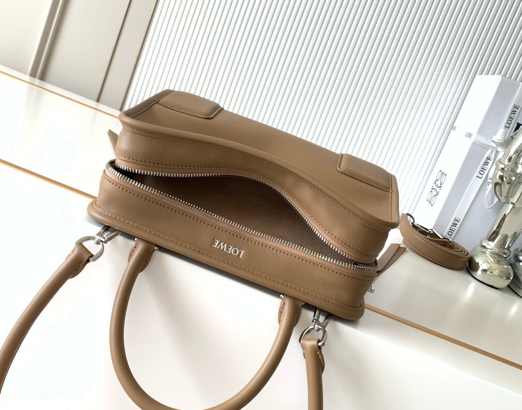LOE*WE Small Amazona 180 Tote Bag-24*18.5*10CM