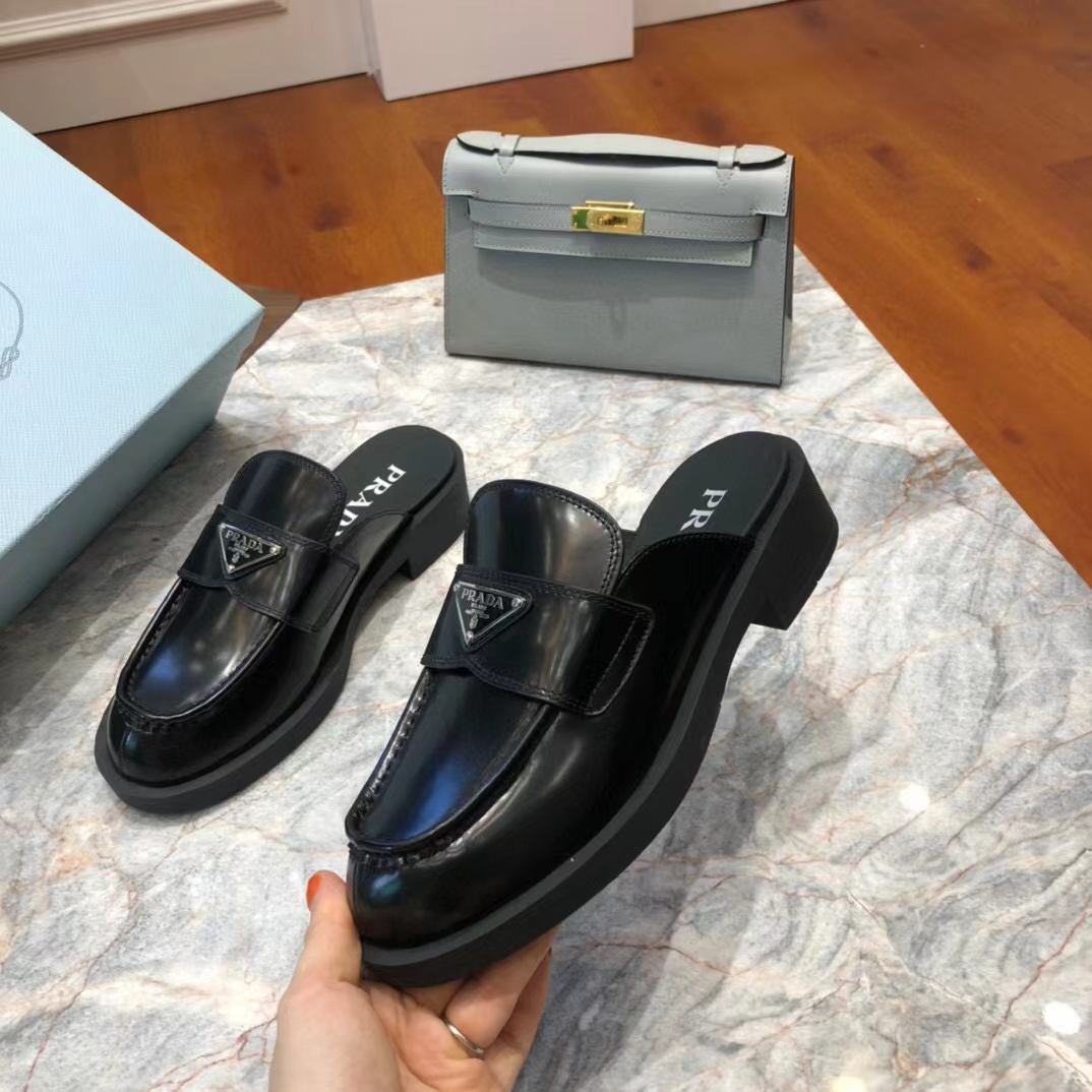 Pra*a loafers 2022ss