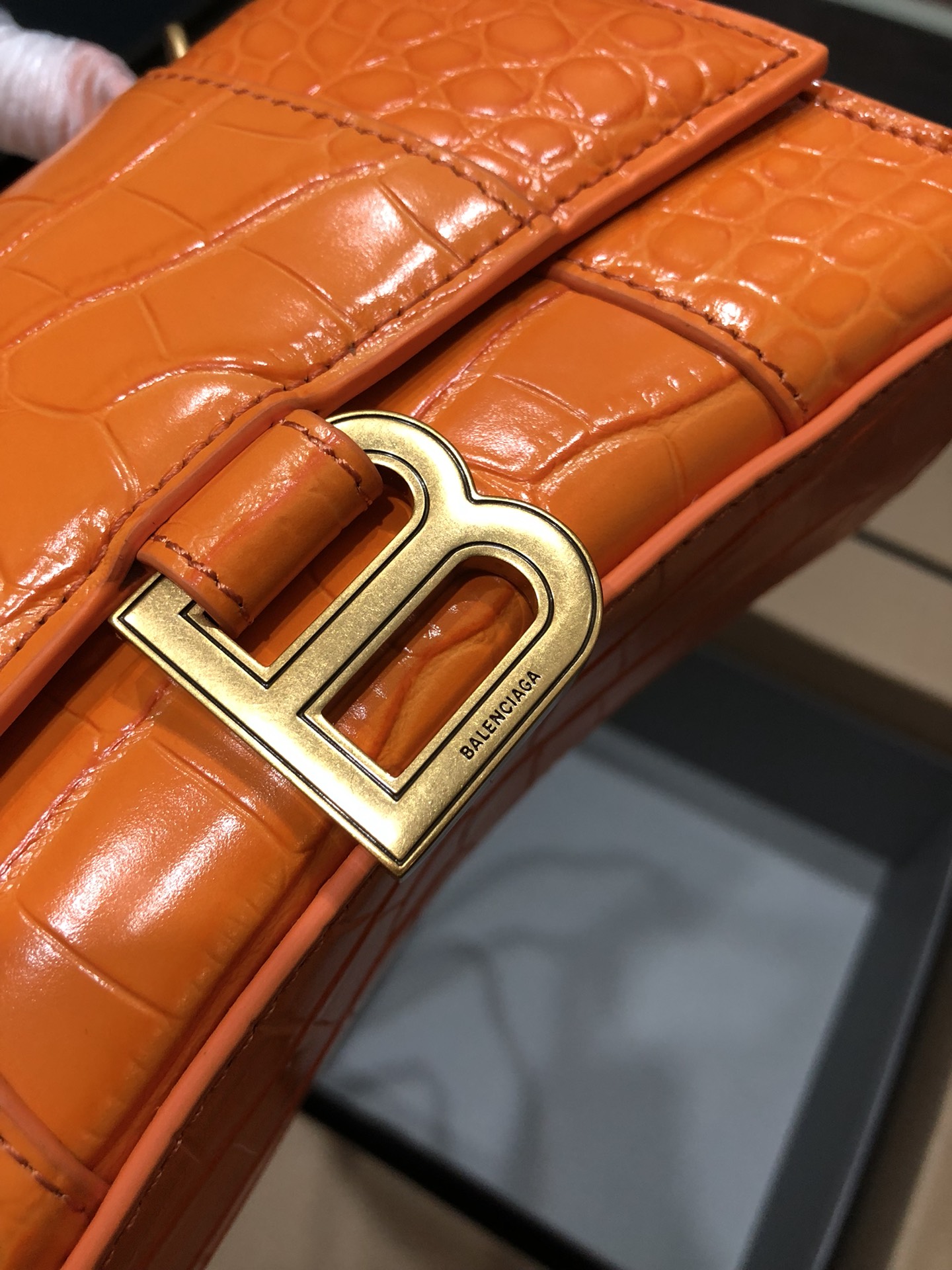 Ba*len*cia*ga small hourglass bag-13*8*19cm