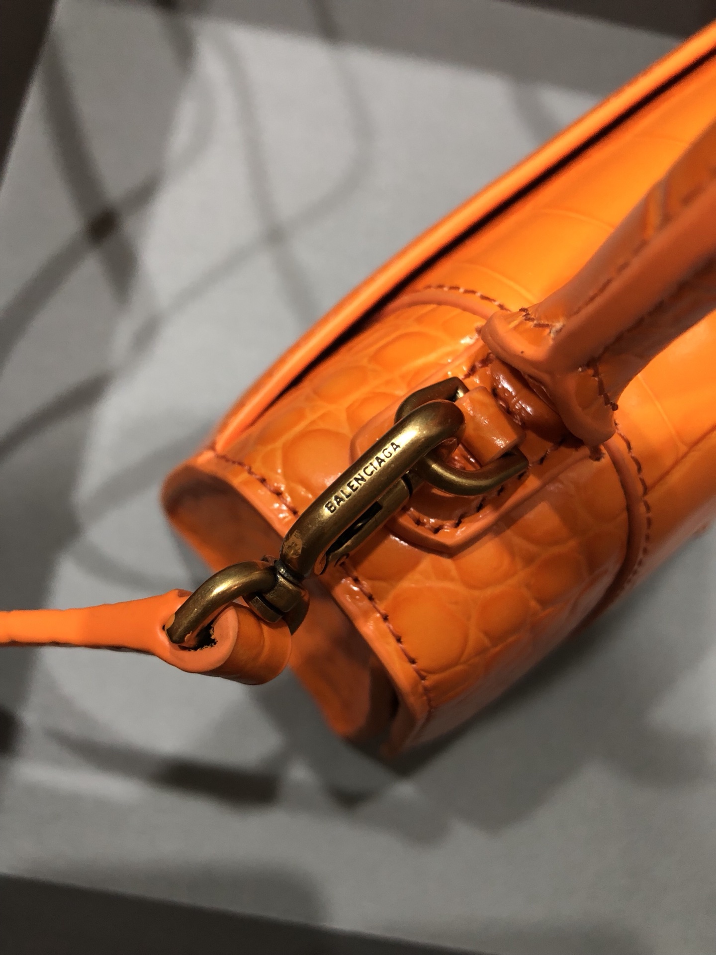 Ba*len*cia*ga small hourglass bag-13*8*19cm