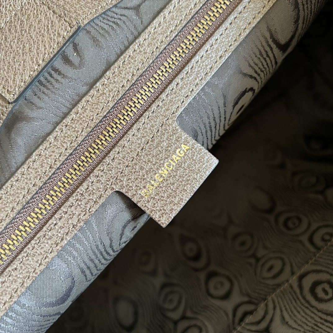 G*u*i top handle-38*28*14cm