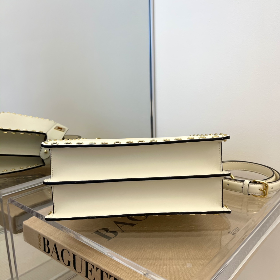 F**di peekaboo-27x21x9.5cm