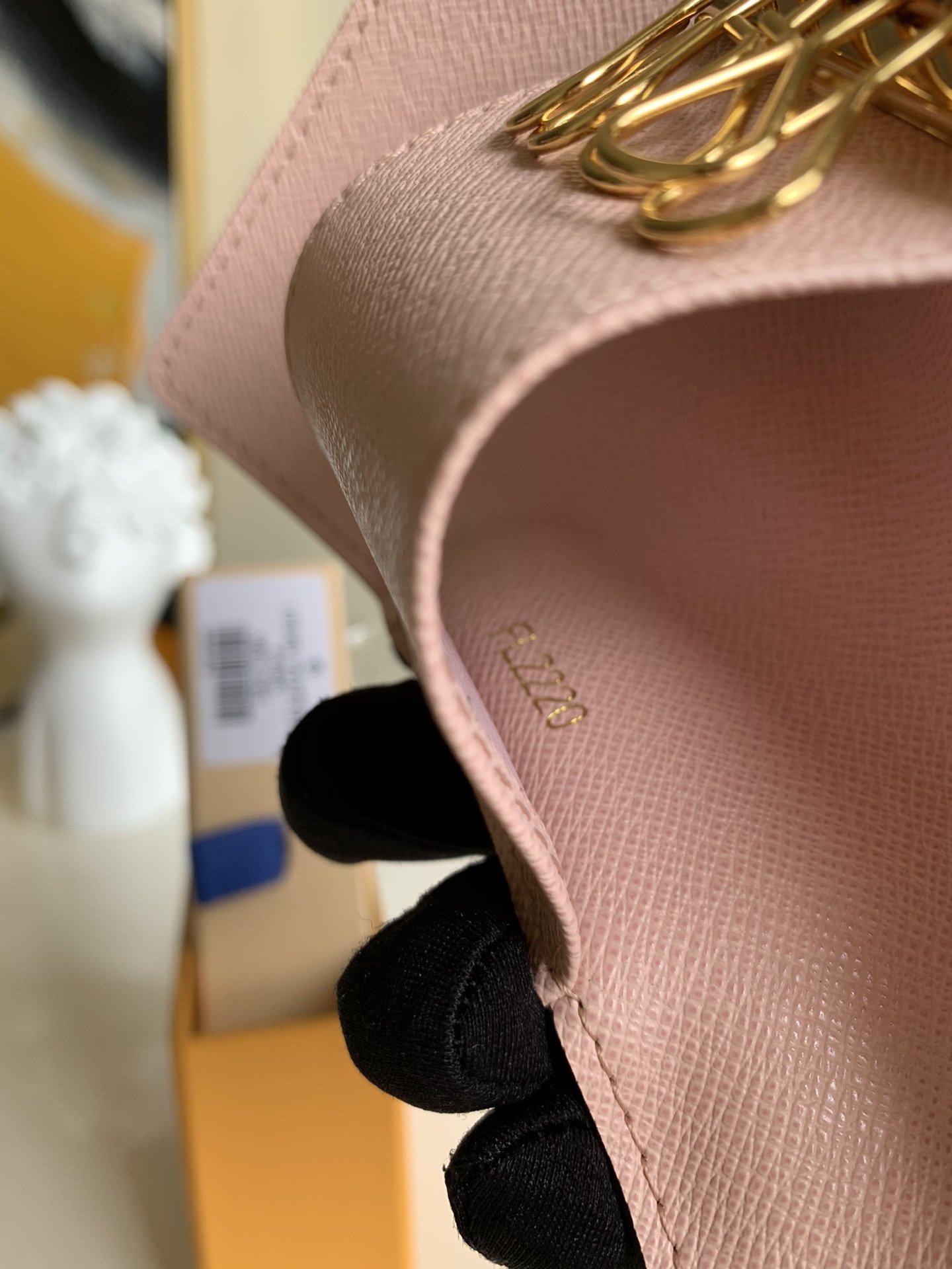 l0*is V*t0n six card holder-10.5*7cm