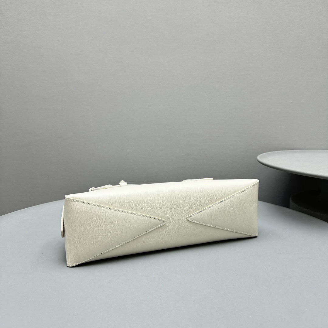 Alaïa Le Teckel "Sausage Dog" Shoulder Bag-32*13*10CM