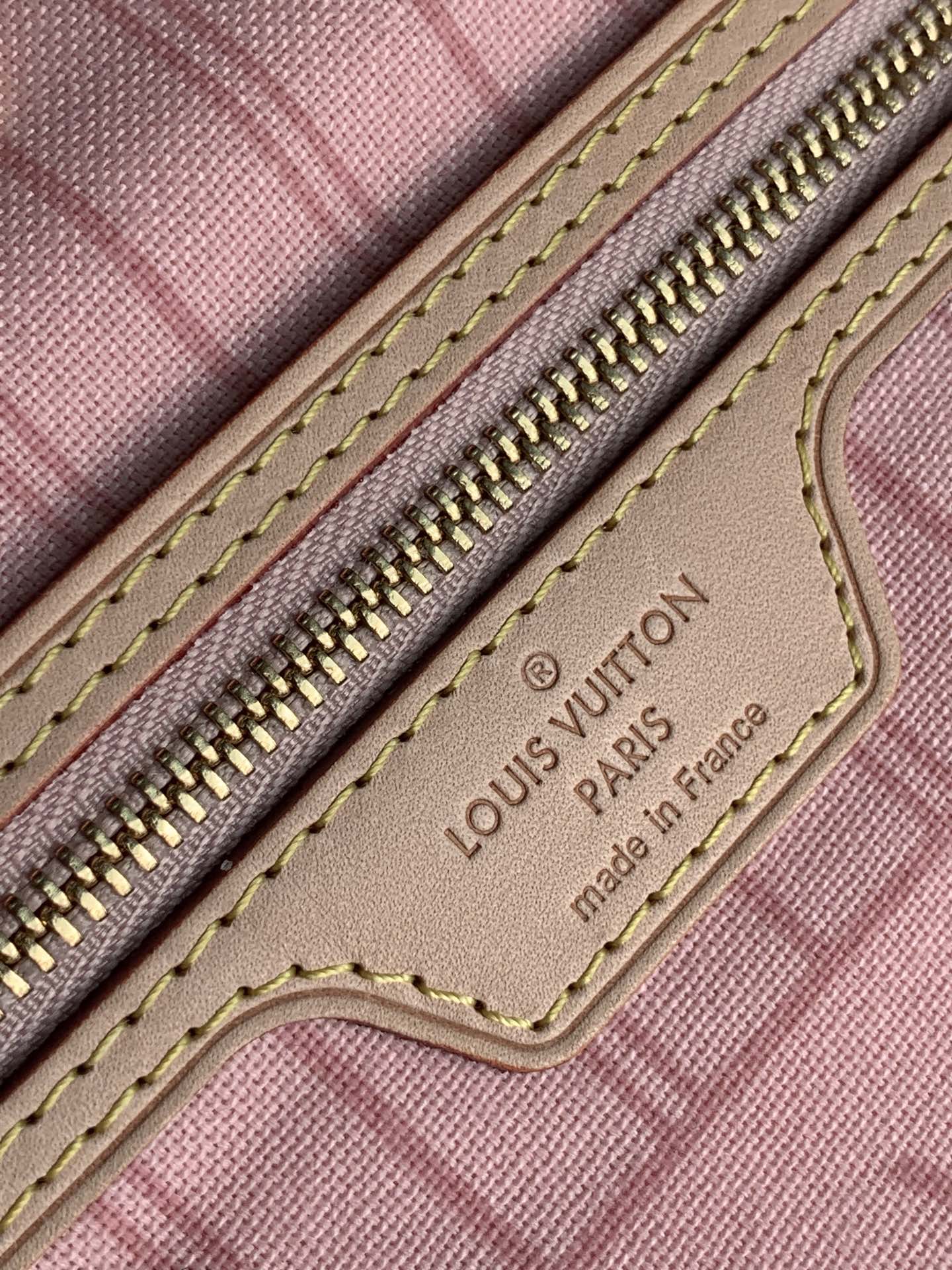 l0*is V*t0n neverfull pm -29×21×12cm