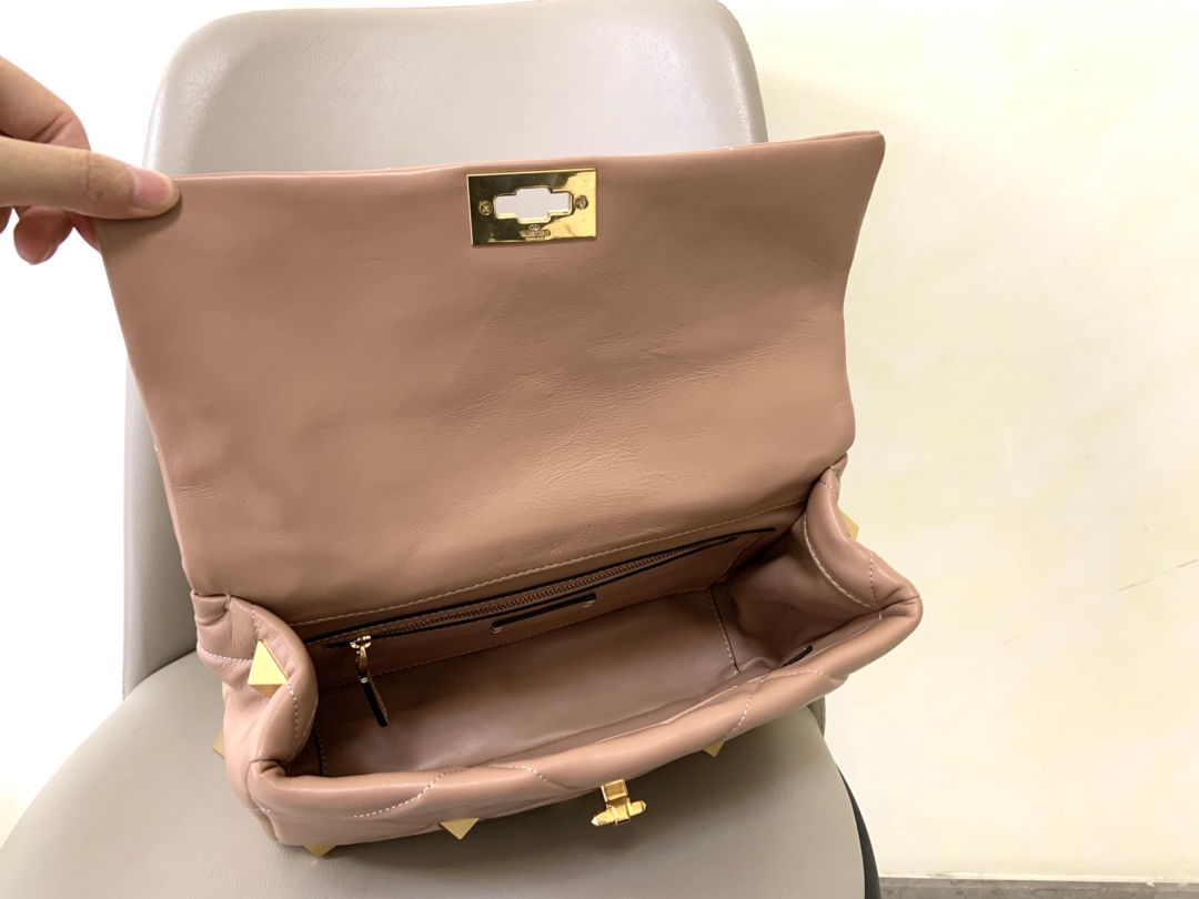 Valentin0 Garavani Roman Stud-Large Size-30*20*12CM