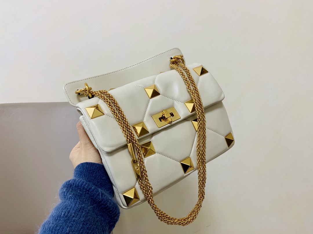 Valentin0 Garavani Roman Stud-Small Size-25*16*10CM