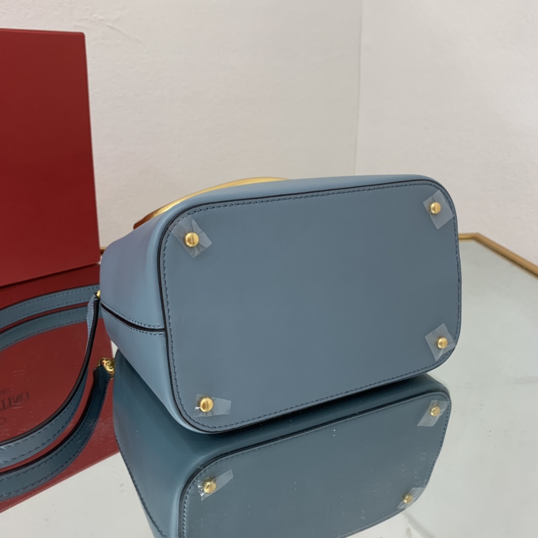 valentino garavani S*pervee bag-20*19*12cm