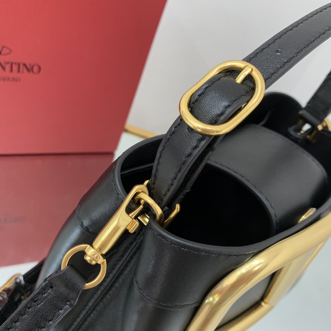 valentino garavani S*pervee bag-20*19*12cm