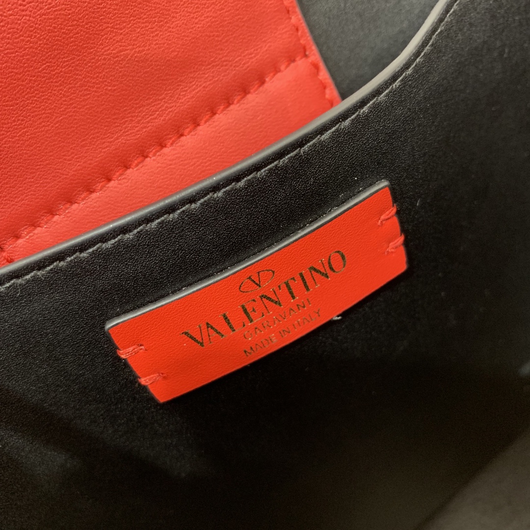 valentino garavani S*pervee bag-20*19*12cm