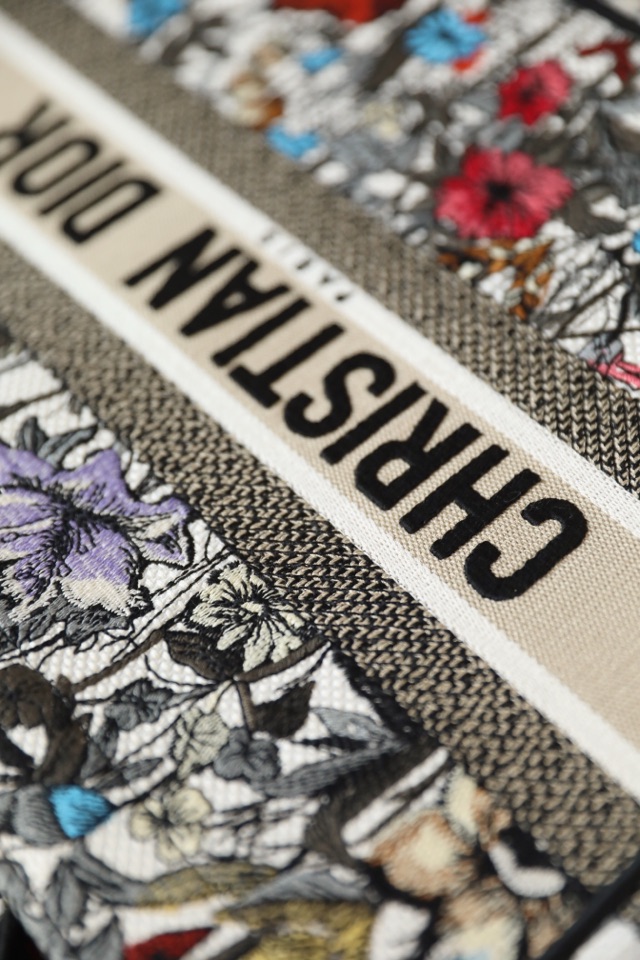 D*or small book tote-36.5cm