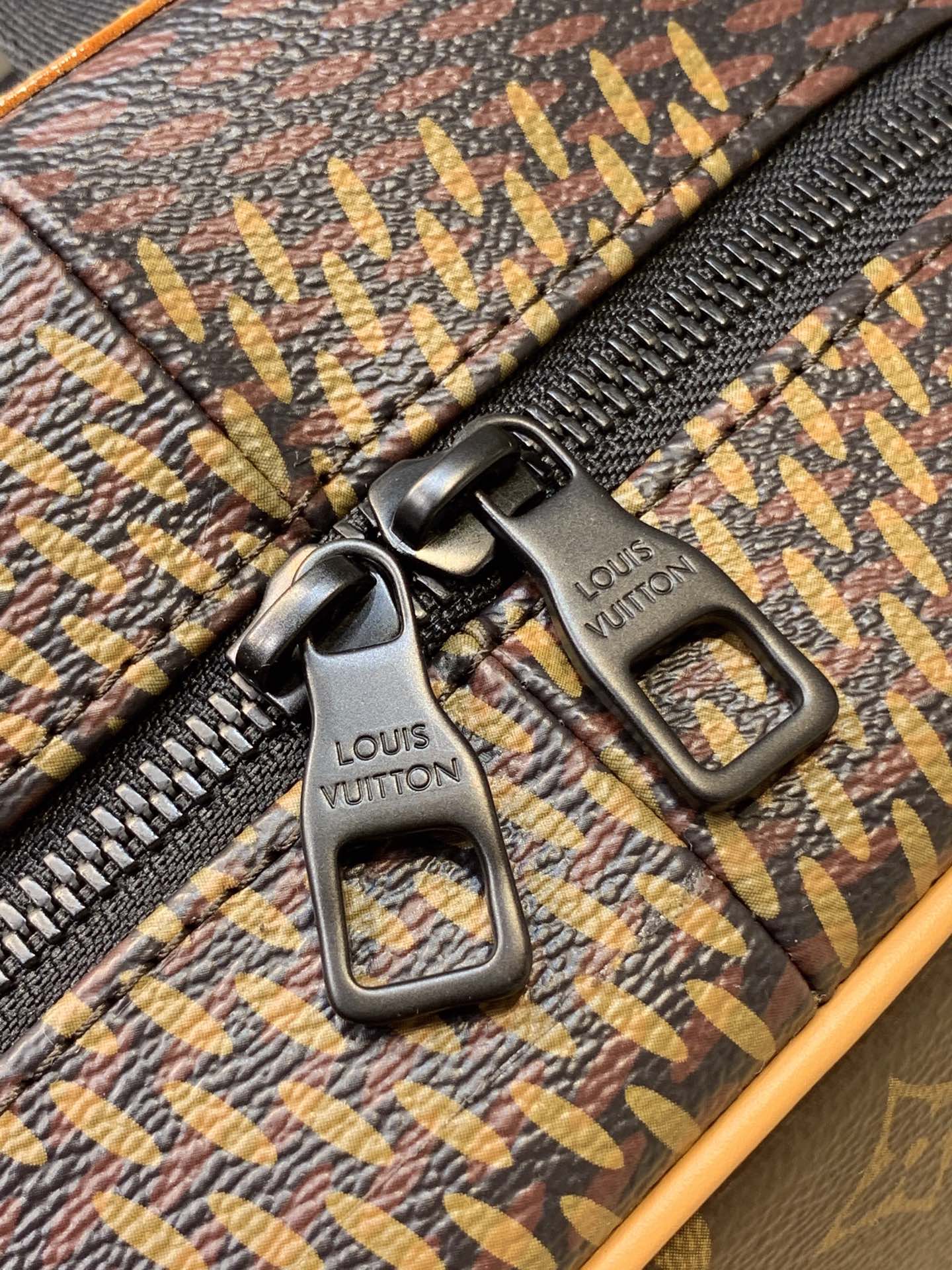 l0*is V*t0n campus backpack-30*39*13cm