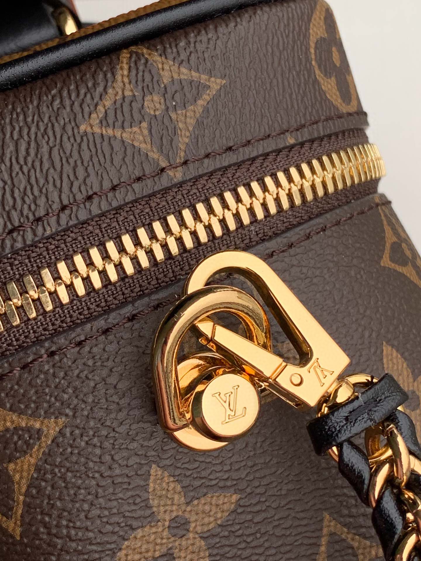 l0*is V*t0n vanity-14*19*10cm