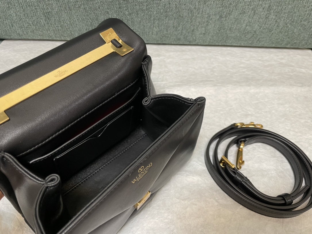 Valentin0 Valentino One Stud-20x13x8.5CM