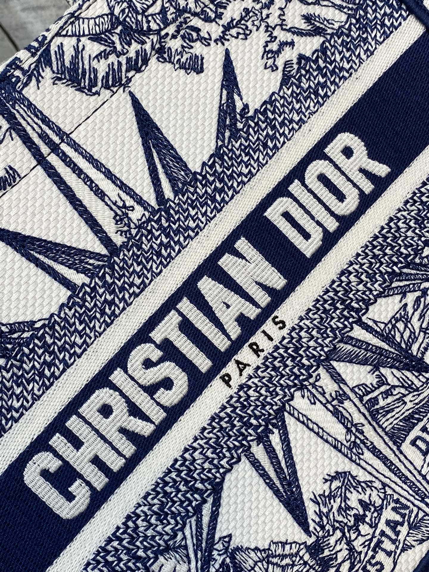 D*or small book tote-26*8*22cm