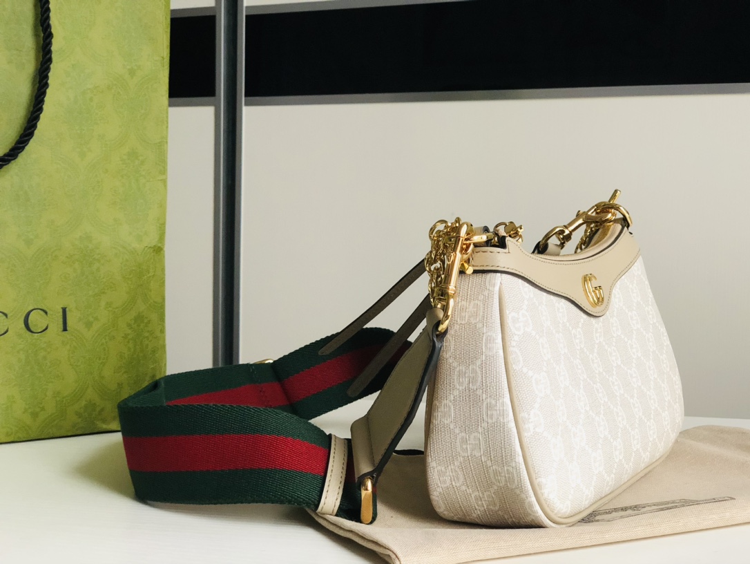 G*u*i chain bag-25*15*6cm