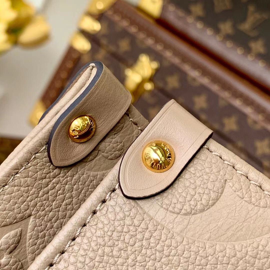 l0*is V*t0n small onthego handbag-35*28*15cm