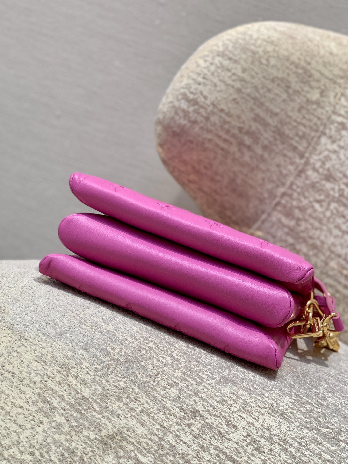 l0*is V*t0n coussin bb bag-21*16*7 cm