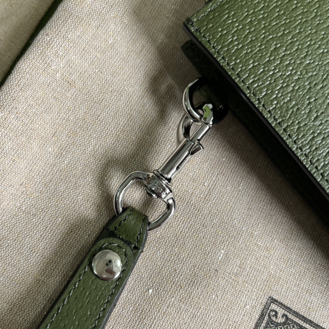 G*u*i pouch-30.5*21*1.5cm