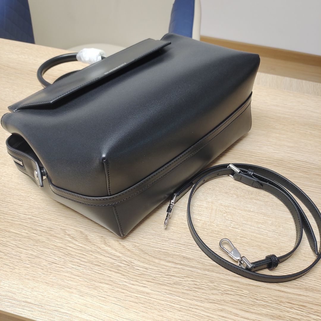 B**rry tote bag-28 x 13 x 23cm