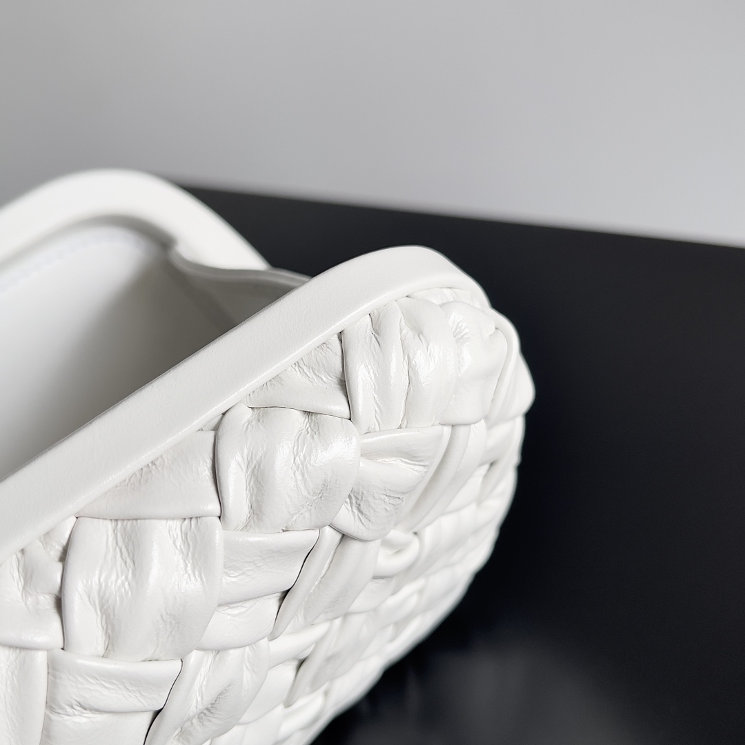 bo*te*ga Ve*ne*ta knot pouch-20.5*6*12.5cm