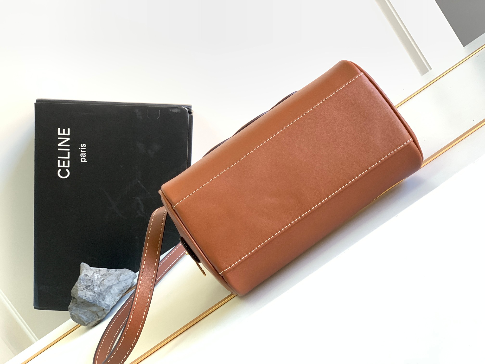 Ce**e 2023ss cuir triomphe bag-19.5 x 14 x 7cm