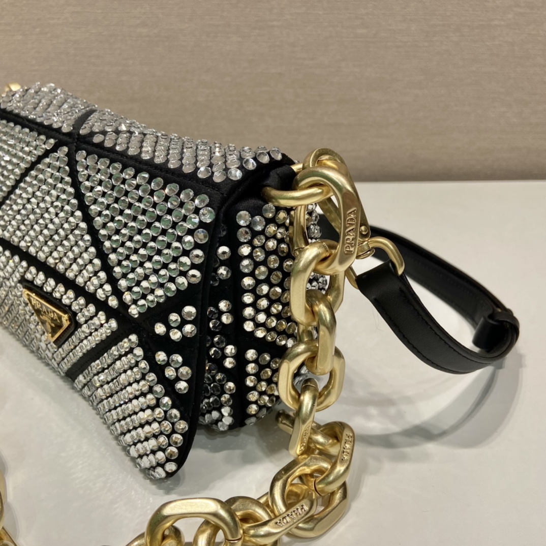 Pra*a handbags bd329-17*11.5*6.5cm