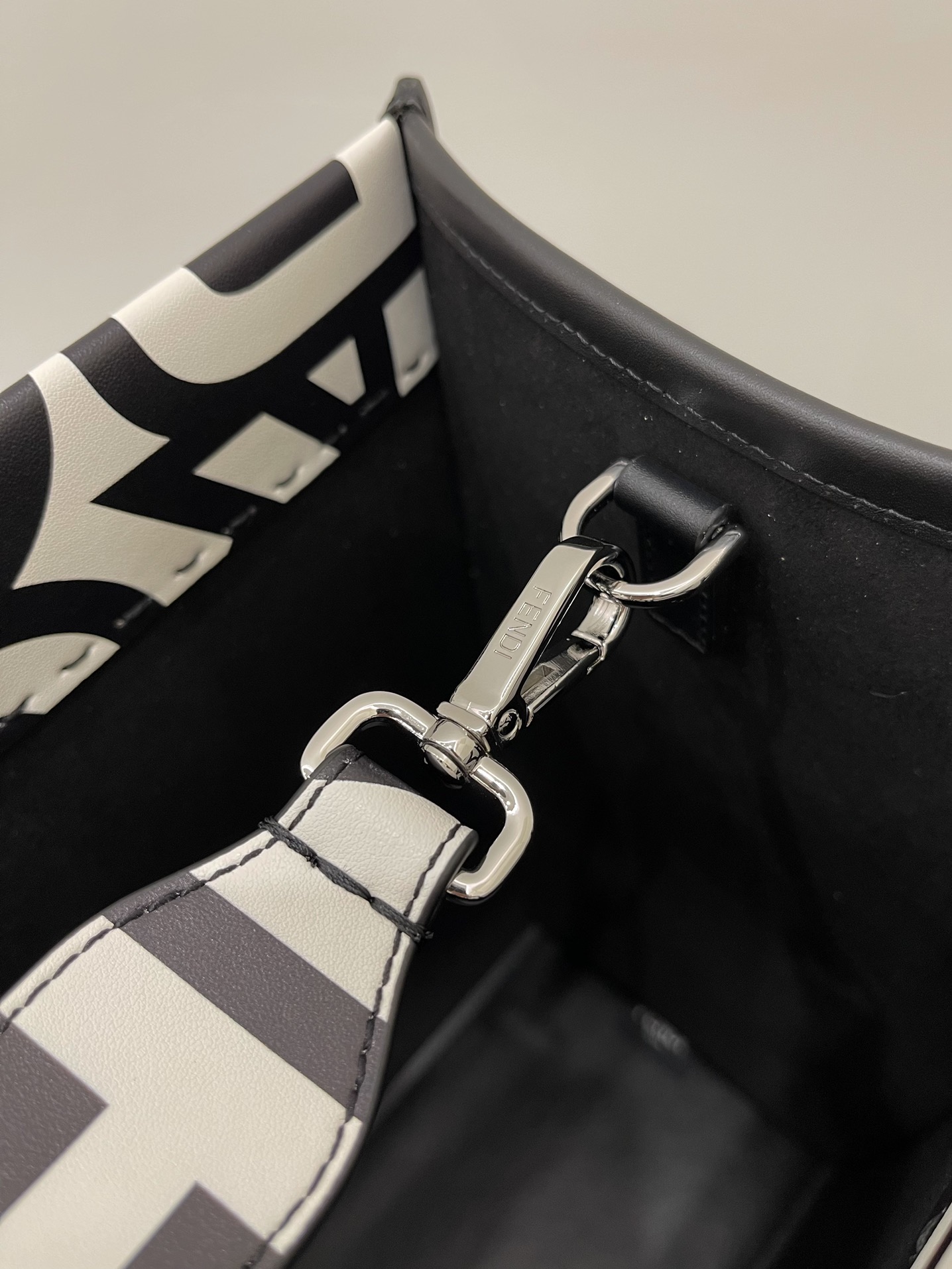 F**di sunshine tote-31x17x35cm