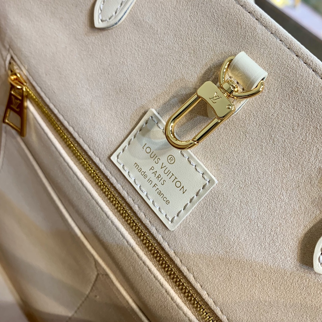 l0*is V*t0n x ykonthego handbag-35 x 27 x 14 cm