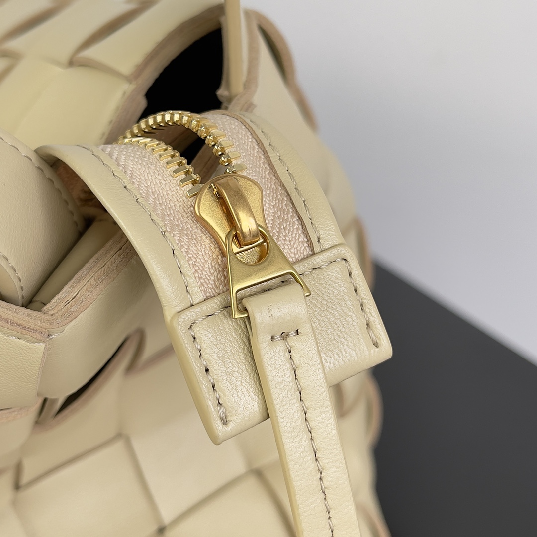 bo*te*ga Ve*ne*ta bowling bags-28*21*1cm