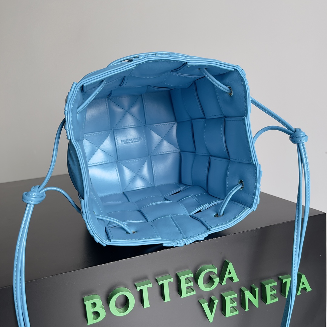 bo*te*ga Ve*ne*ta mini bucket-18*14*14cm