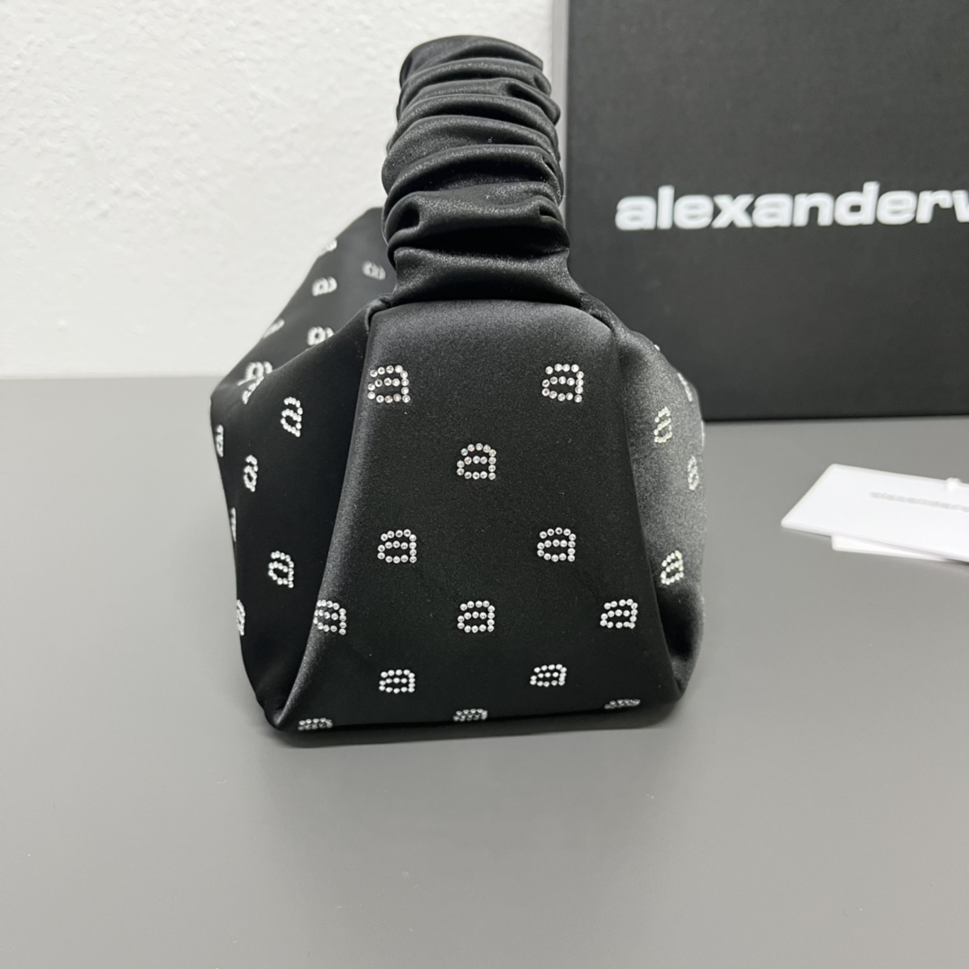 bo*te*ga Ve*ne*ta cassette bag-21cm