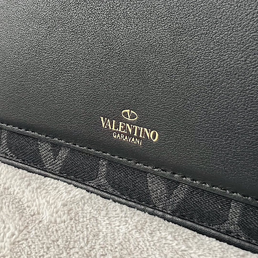 Valentino Garavani Mini Loc-20x 11x5CM