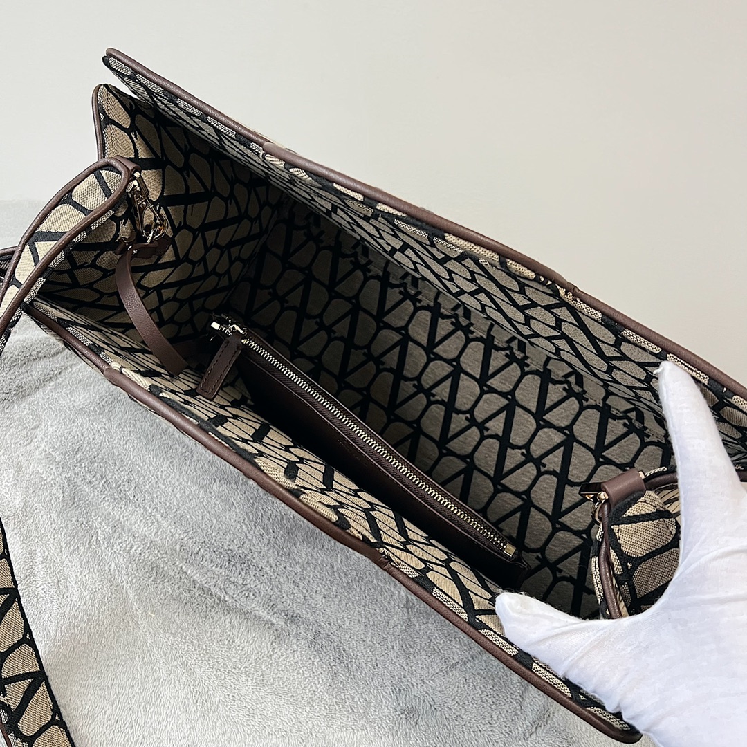 Valentino Garavani La Troisième Toile Iconographe -40*25*17CM