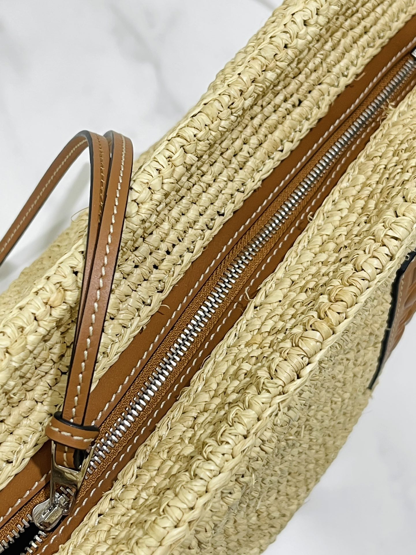 L0ew* pochette raffia bag-11*15.5*17.5cm