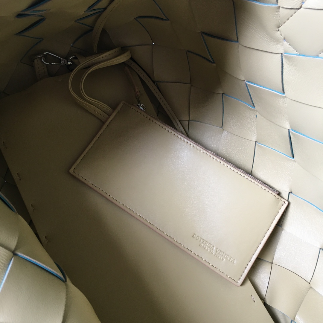 bo*te*ga Ve*ne*tatote-41*26cm