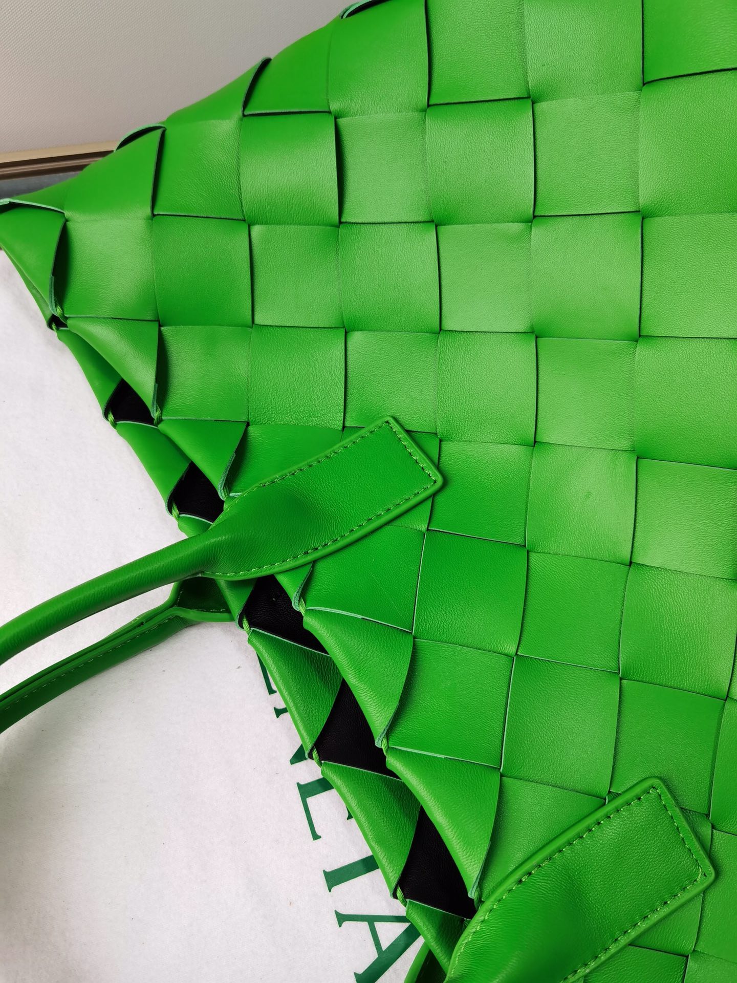 bo*te*ga Ve*ne*tatote-41*26cm