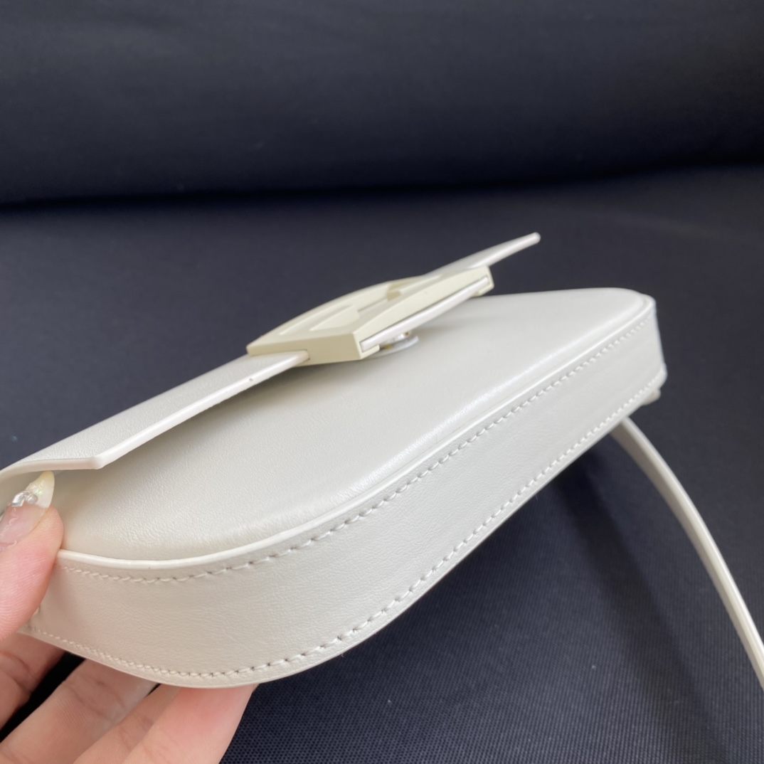 F**di baguette bag-19×14×4cm