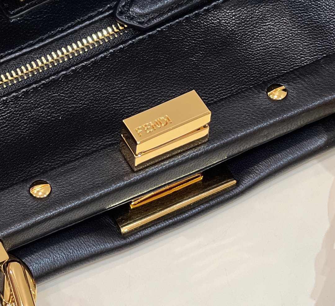 F**di peekabootote-23cm