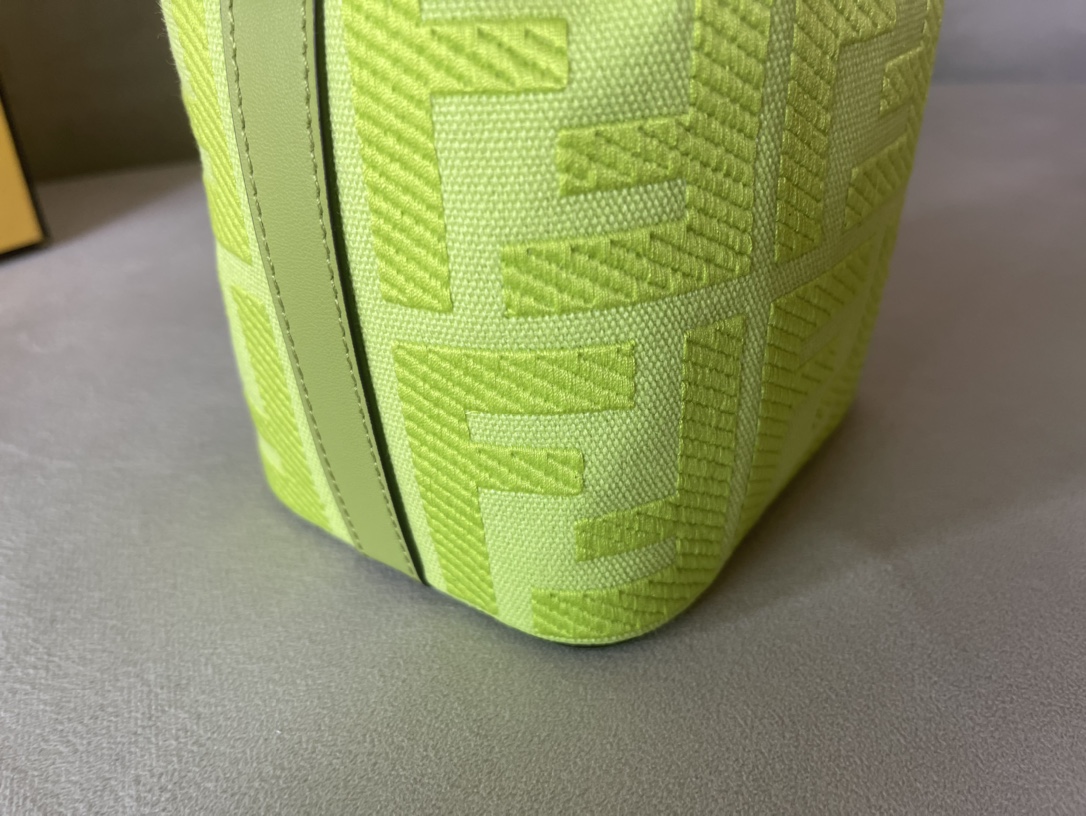 F**di mini mon tresor bag -12x18x10cm