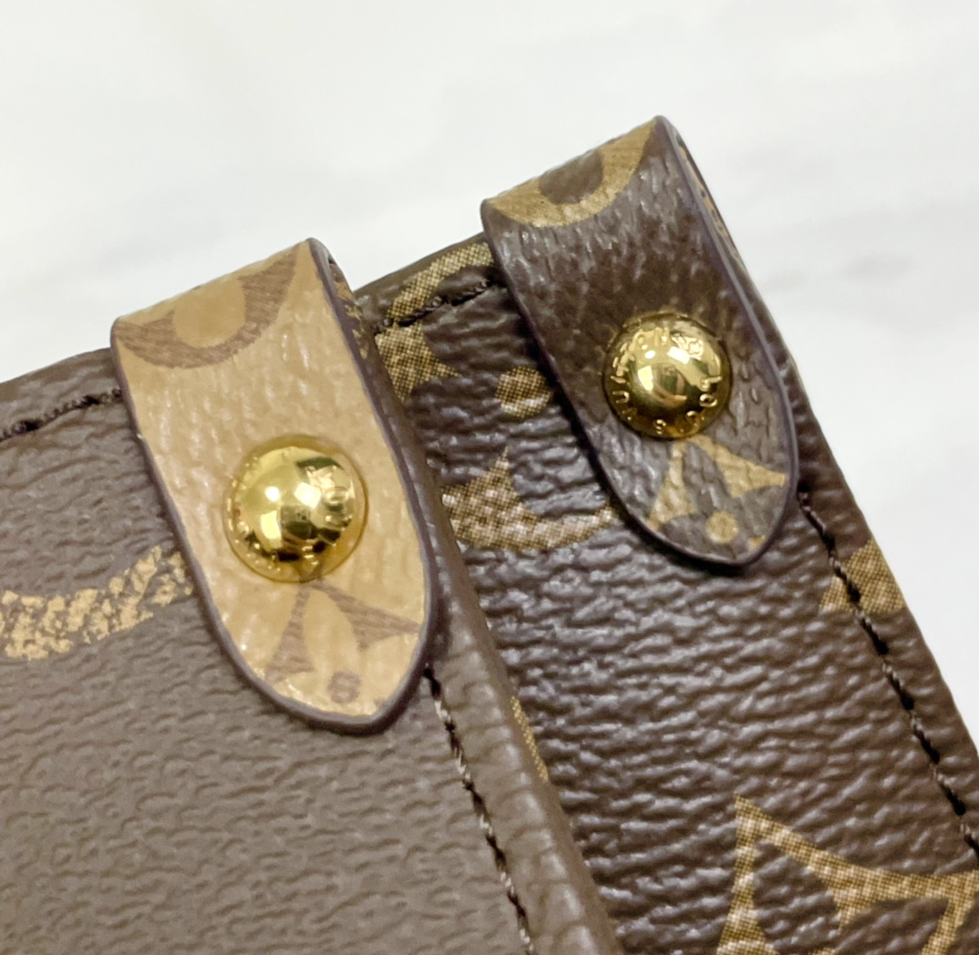 l0*is V*t0n onthego handbag-25*19*11.5 cm