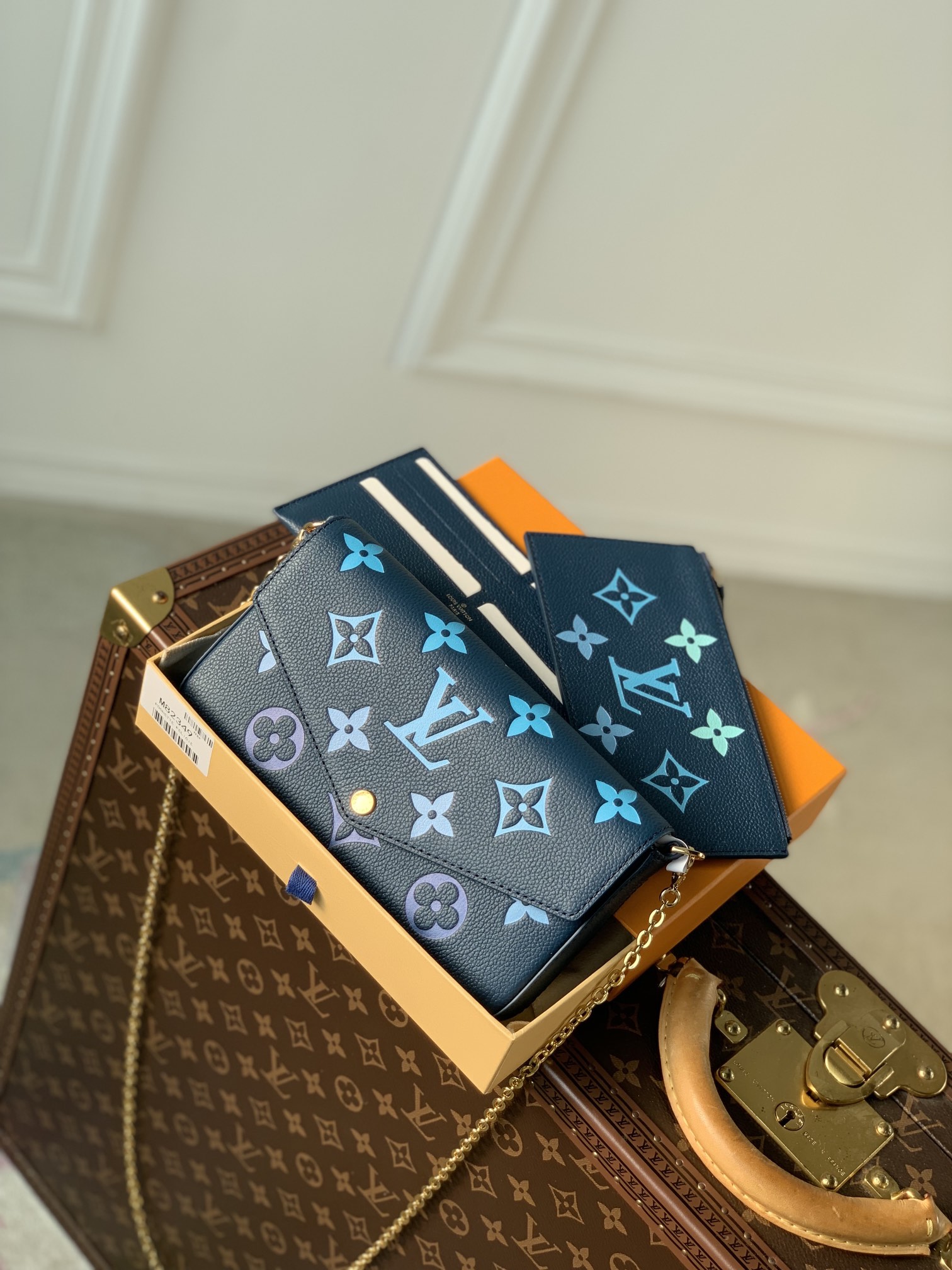 l0*is V*t0n pochette félicie-m82047-21*11* 2cm