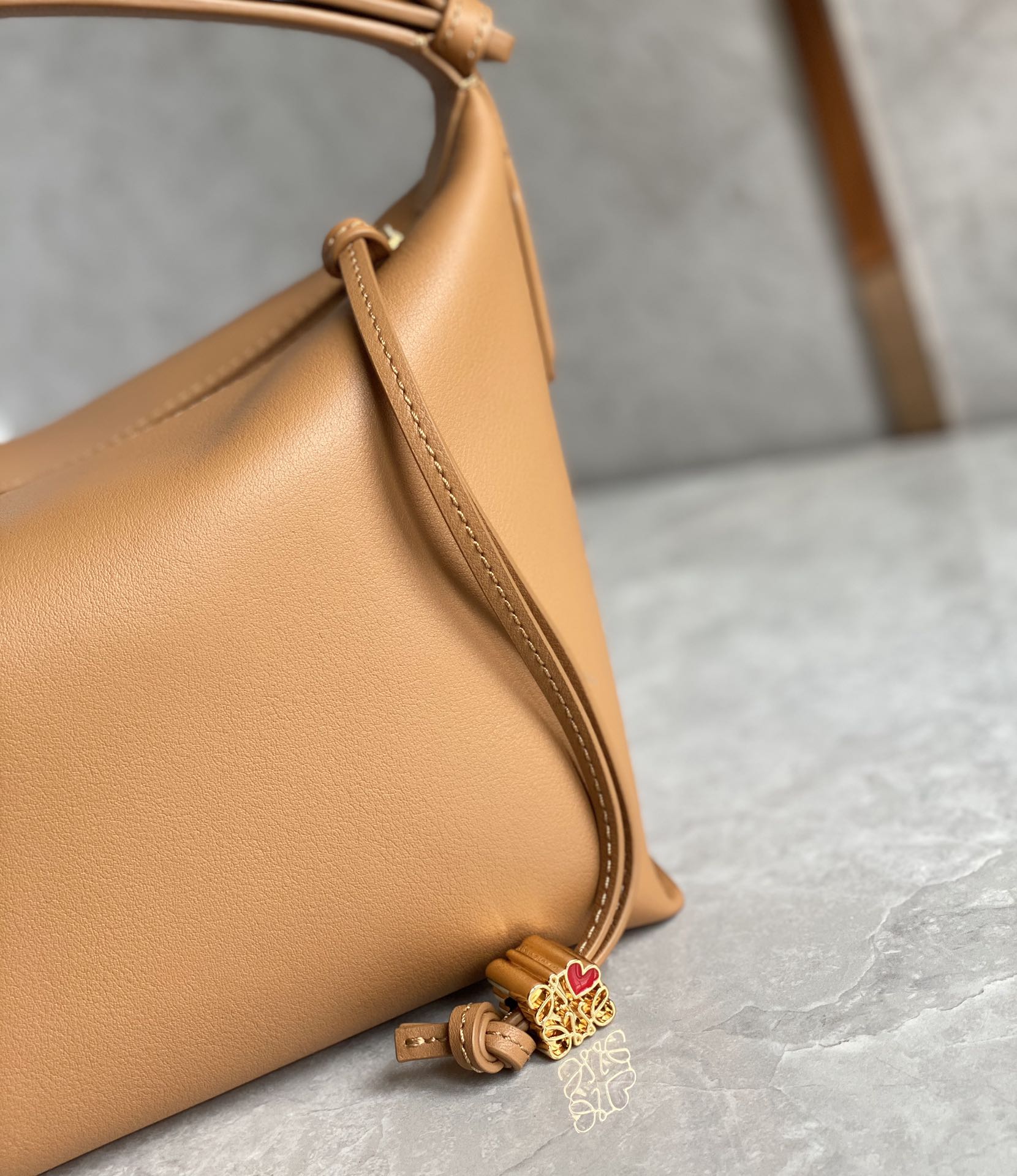 L0ew* cubi bag-20.5×17×12.5cm