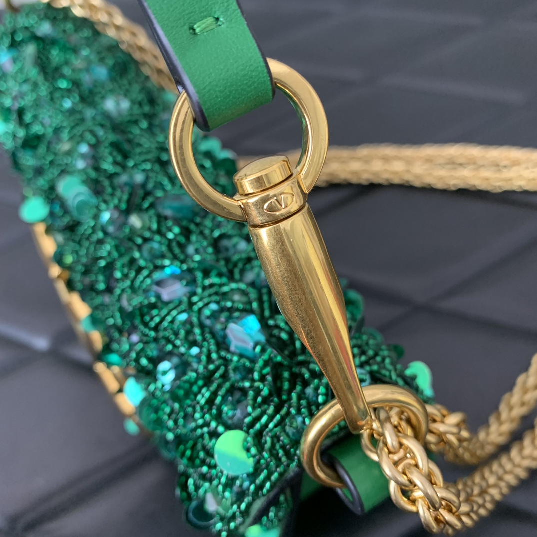 Valentino Garavani Mini Loc-19✖️10.5✖️5CM